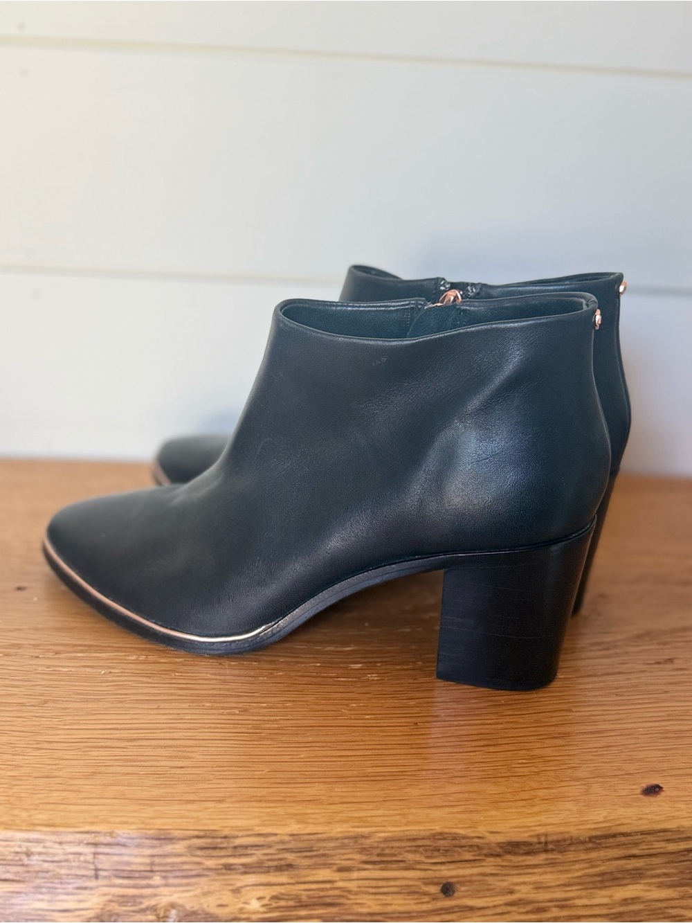 100% Genuine Leather Ted Baker London Hiharu 2 Black Ankle Boot